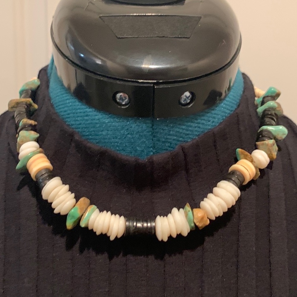 Vintage turquoise and puka shell necklace